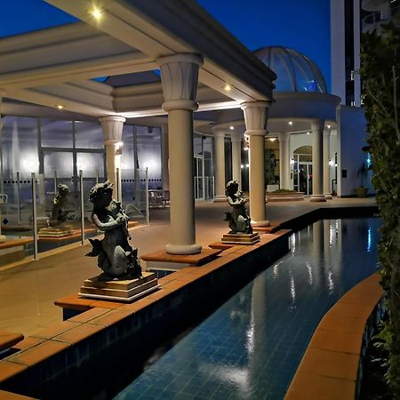 Broadbeach Gold Coast Exterior photo