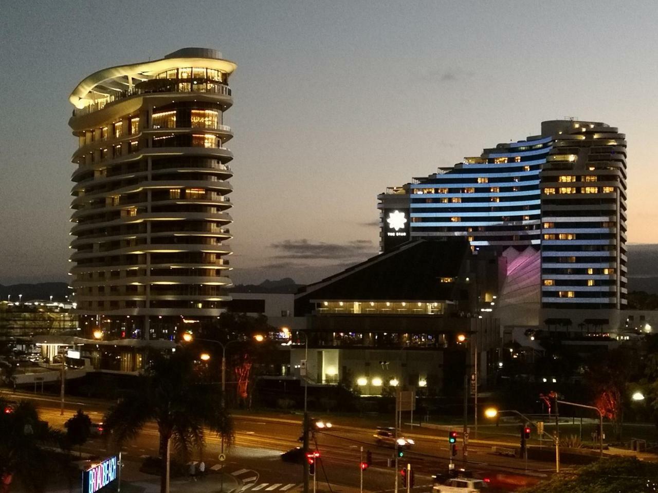 Broadbeach Gold Coast Exterior photo